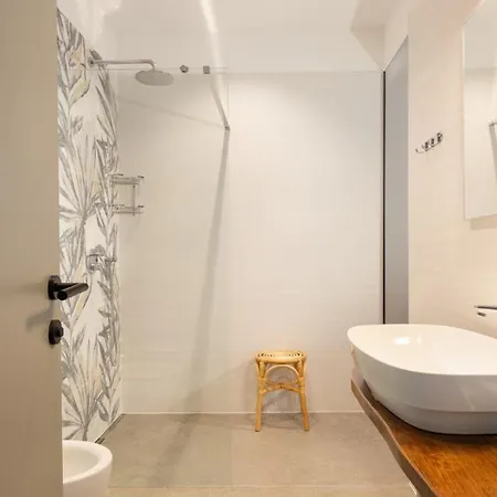 Lucilla By Guide Willa