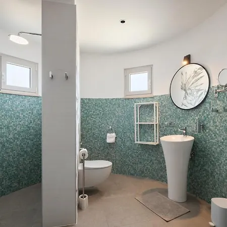 Lucilla By Guide Villa Dajla