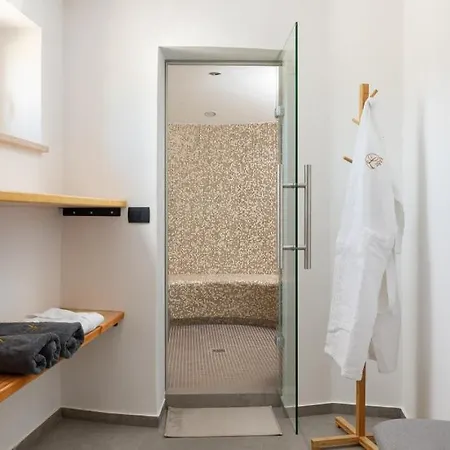 Lucilla By Guide Dajla