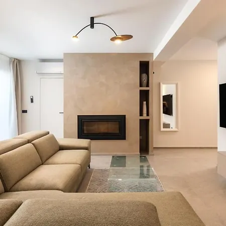 Villa Lucilla By Guide