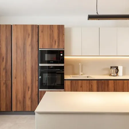 Lucilla By Guide Villa *