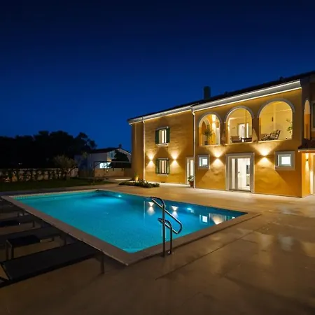 Lucilla By Guide Dajla