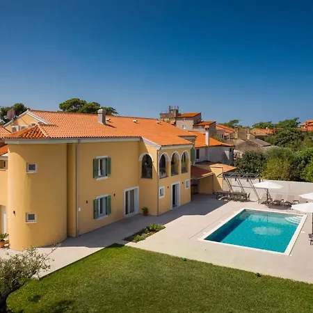 Lucilla By Guide Villa Dajla