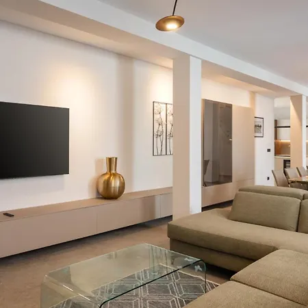 Lucilla By Guide Villa *