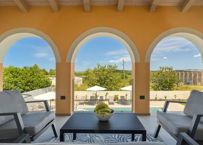 Villa Lucilla By Guide *