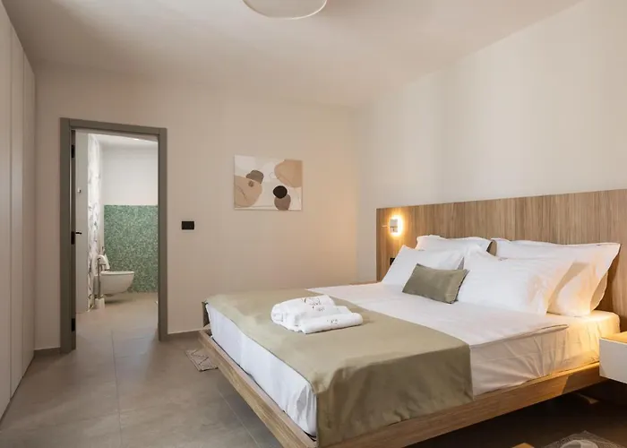 Lucilla By Guide Villa