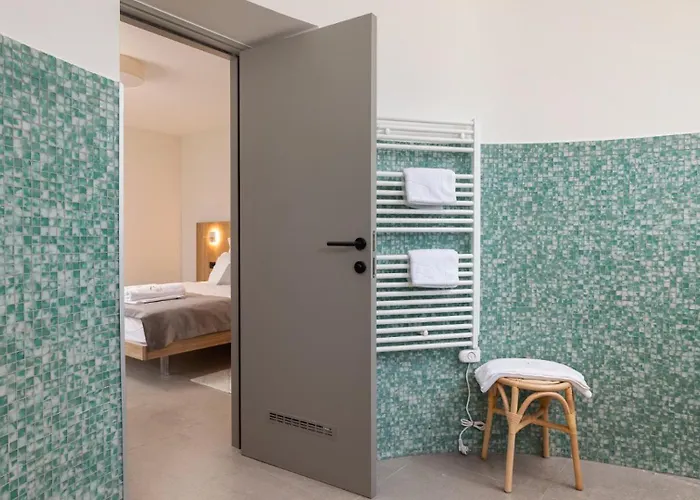 Lucilla By Guide Dajla