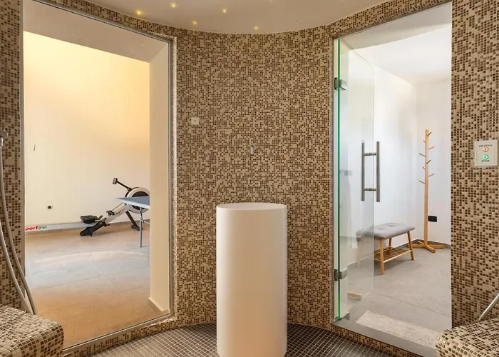 Lucilla By Guide Dajla